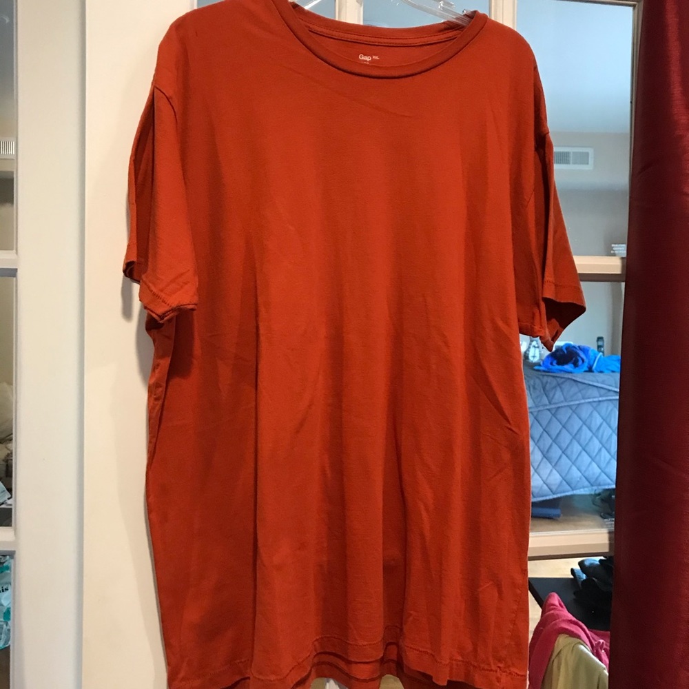Gap t shirt